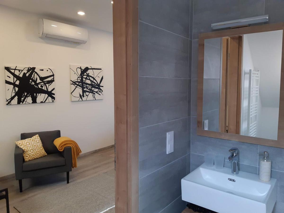 Rozalia Vendeghaz 2 Apartment Sarrod ภายนอก รูปภาพ